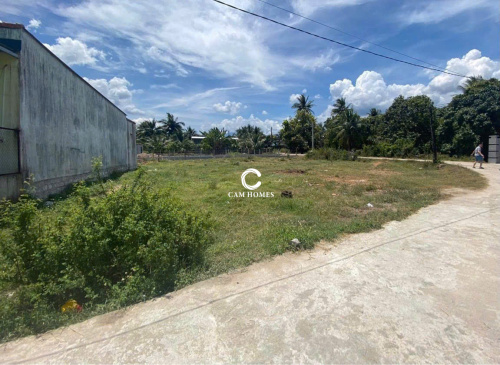 Lô góc 2 mặt tiền đường bê tông tại Suối Tân - Diện tích 299,3 m2